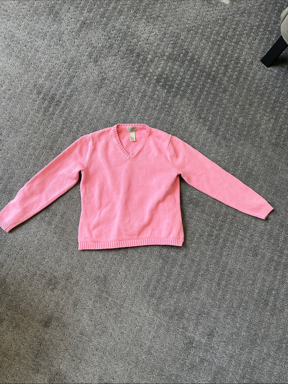 Classic V-Neck Women’s Sweater - Pink